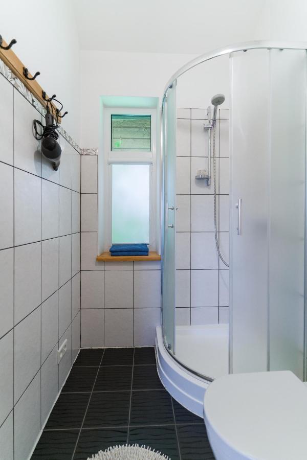 Cerpas Hotell Medemciems Exteriör bild